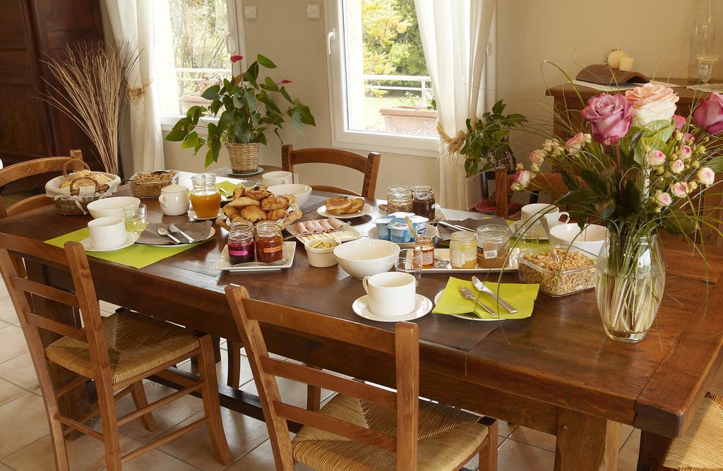La Bergerie Bed and Breakfast Pollionnay Exteriör bild