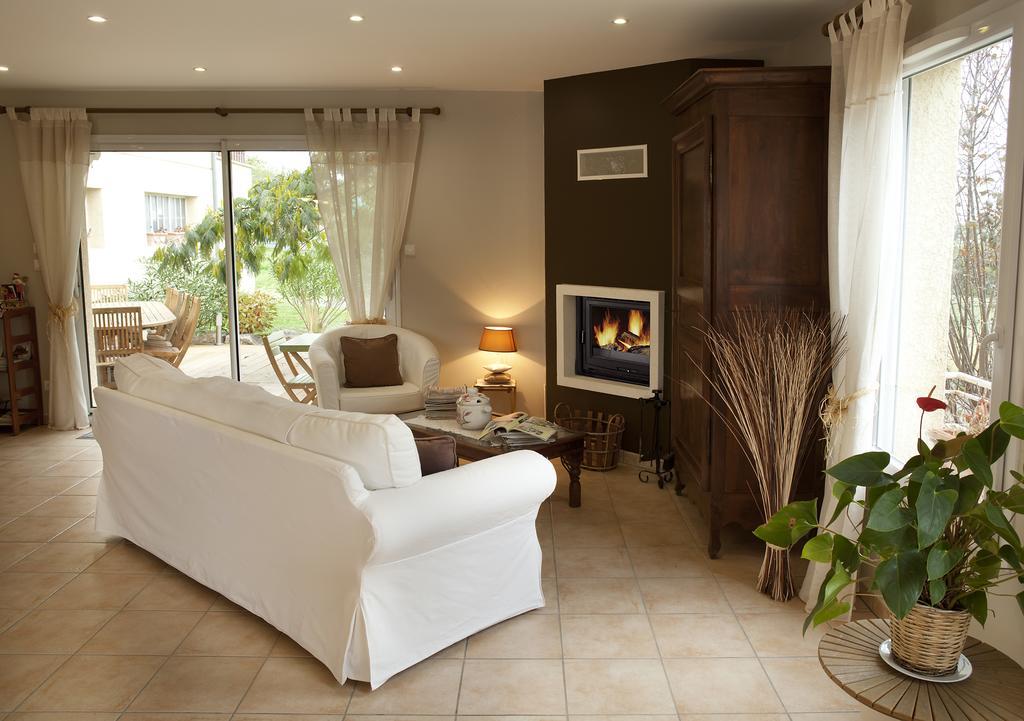 La Bergerie Bed and Breakfast Pollionnay Exteriör bild