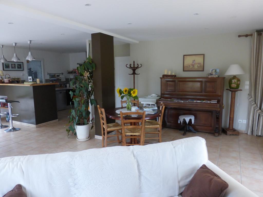 La Bergerie Bed and Breakfast Pollionnay Exteriör bild